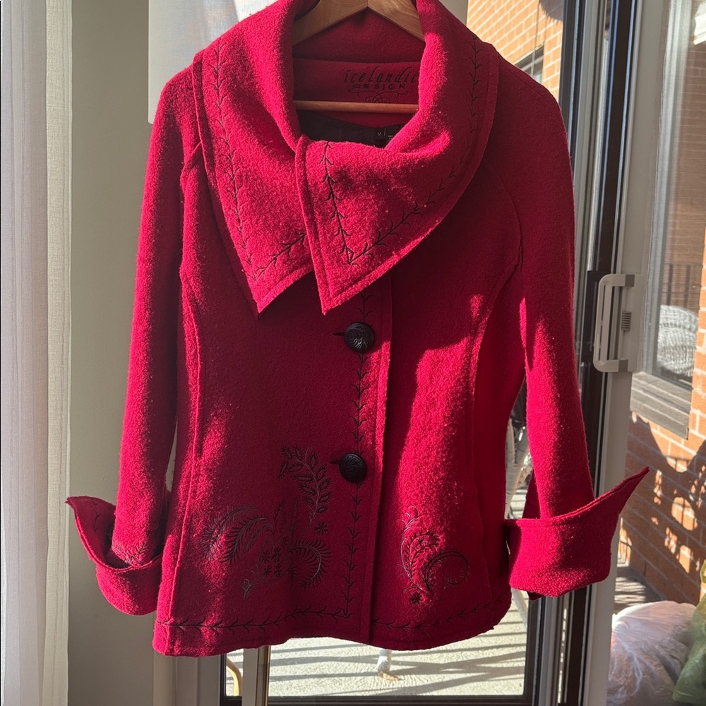 ICELANDIC Design quality wool knit jacket Size M Red with black/grey embroidery